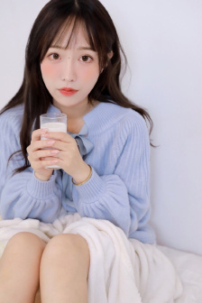 白桃松木(校园)请你吃糖凌虚阁